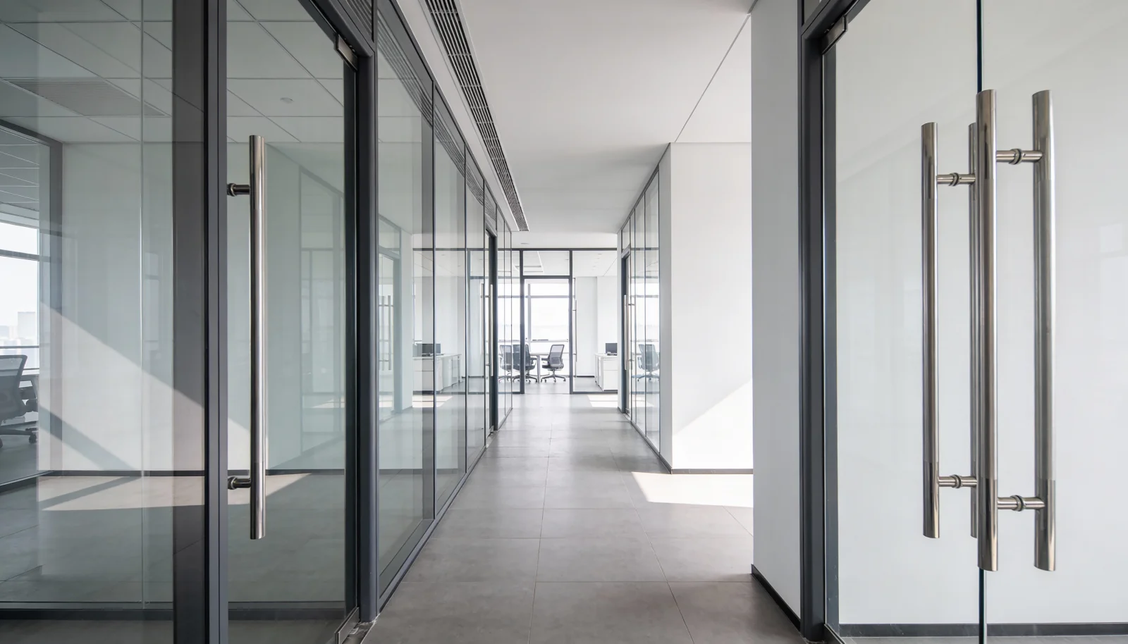 Drzwi Warszawa - Drzwi i przeszklenia w przestrzeniach biurowych